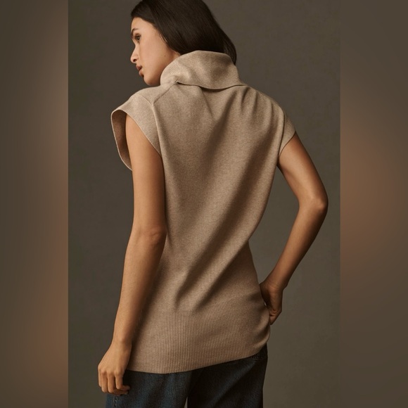 By Anthropologie Sleeveless Turtleneck Tunic Sweater In: Heather Mink - Picture 2 of 5